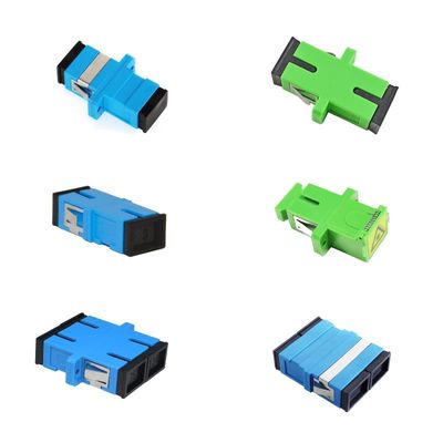 Adaptador de fibra óptica cuádruple SC a prueba de polvo sin orejas con APC UPC PC PBT Material 1 puerto/2 puertos
