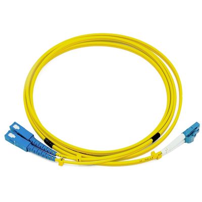 Cordón de parche de cola de pigtail de fibra óptica LC de longitud personalizable para aplicaciones