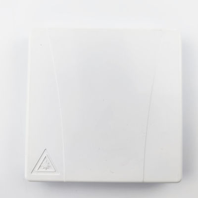 114*85*21mm FC/UPC Panel de conexión de la placa frontal de fibra óptica de plástico para redes FTTH en interiores