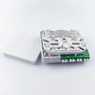 Panel de conexión de fibra óptica compatible con la red FTTH 4 núcleos Material de PC ABS para interiores