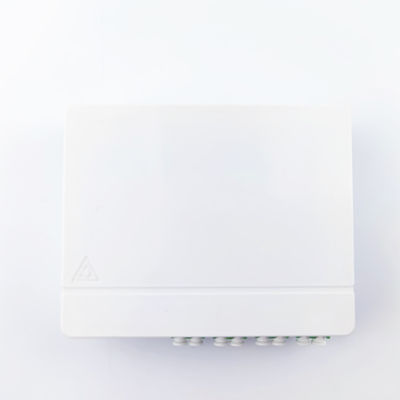 Panel de conexión de fibra óptica compatible con la red FTTH 4 núcleos Material de PC ABS para interiores